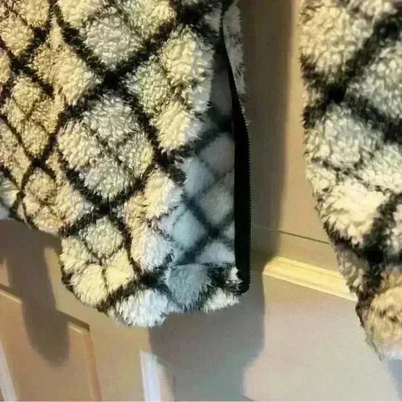 T by Talbots Long Sleeve Pullover Sherpa Turtle Neck - Picture 5 of 7